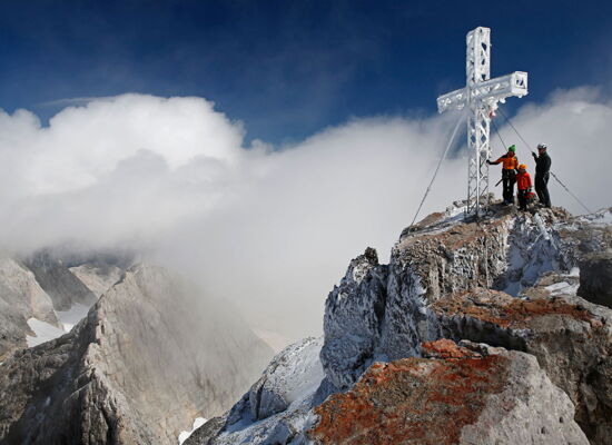 Den Gipfel des Hohen Dachstein erklimmen, ein Wunsch vieler Gäste, mit Bergführer aus der Region möglich